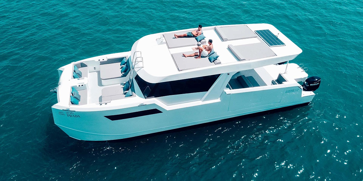 Аренда моторного катамарана Prada 50 на Пхукете